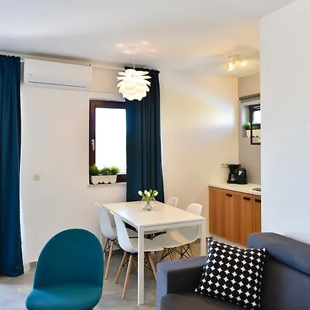 Mediterraneo Garden Apartments Petrcane Exterior foto