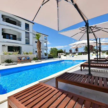 Mediterraneo Garden Apartments Petrcane Exterior foto