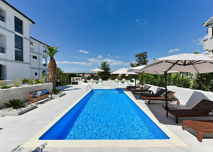 Mediterraneo Garden Apartments