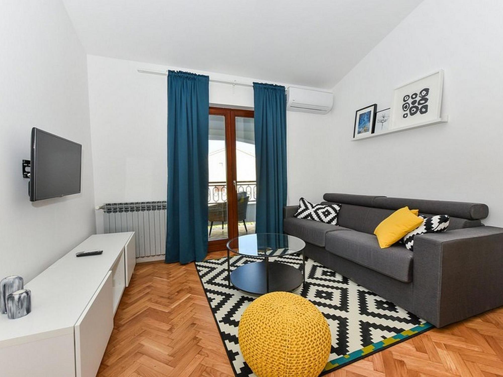 Mediterraneo Garden Apartment Petrcane