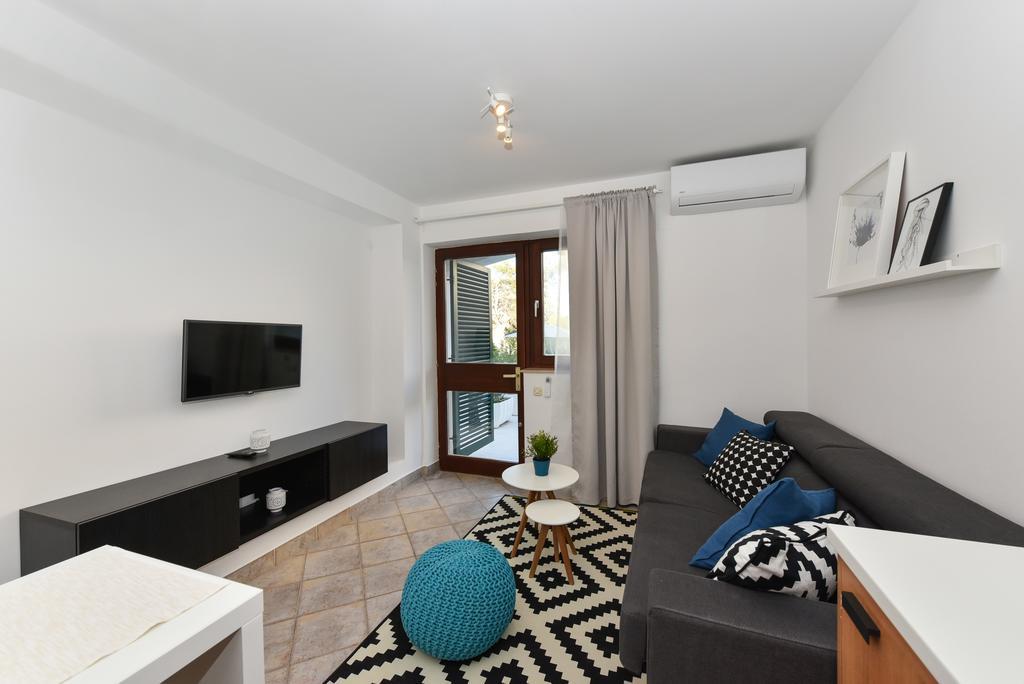 Mediterraneo Garden Apartment *